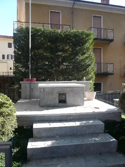 monumento senza statua